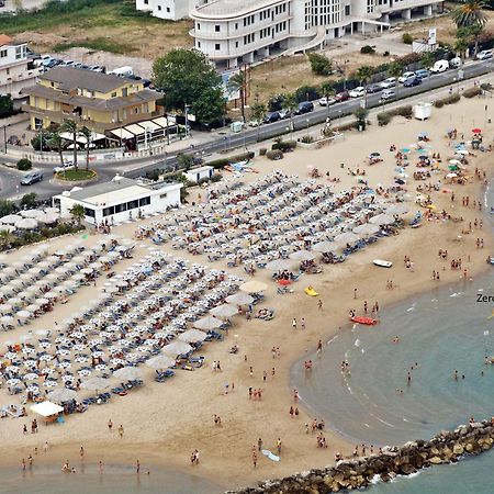 Palm Beach House - Vista Mare Montesilvano Marina 外观 照片